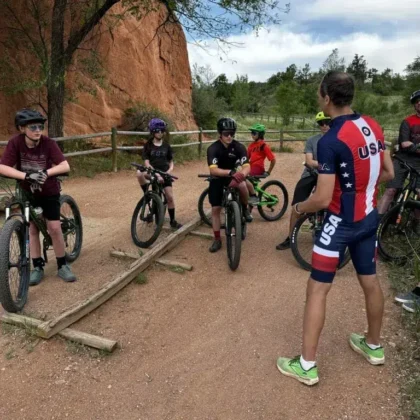 Group of mountain bike riders e1782983221311